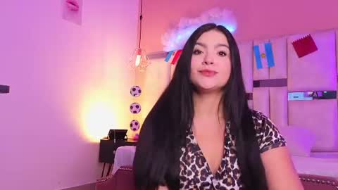  Kylie  online show from 06-25-26, 11:15