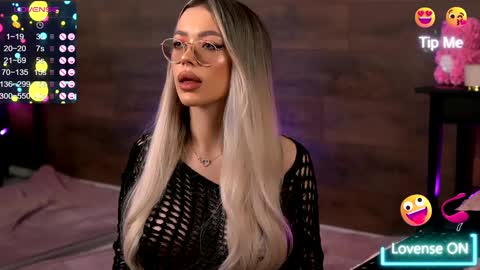Kylie online show from 12-16-24, 03:19
