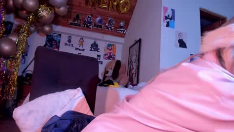 Snapshot of kyliekandy chatting on 02-02-25, 03:21 online show from 02-02-25, 03:21