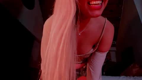 Snapshot of kyliekandy chatting on 02-15-25, 03:20 online show from 02-15-25, 03:20