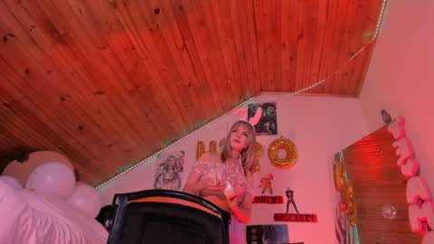 Snapshot of kyliekandy chatting on 04-03-26, 11:14 online show from 04-03-26, 11:14