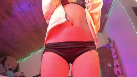 Snapshot of kyliekandy chatting on 04-08-26, 12:21 online show from 04-08-26, 12:21