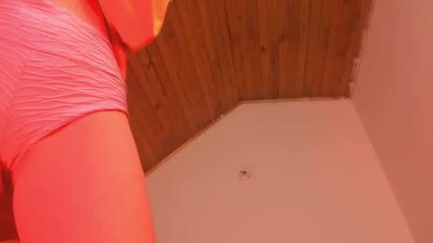 Snapshot of kyliekandy chatting on 05-01-26, 02:16 online show from 05-01-26, 02:16
