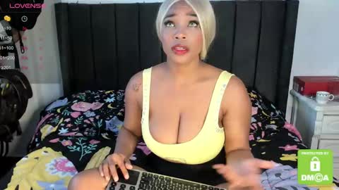 kylie white boobs online show from 01-08-25, 08:18