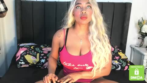 kylie white boobs online show from 02-25-25, 07:25