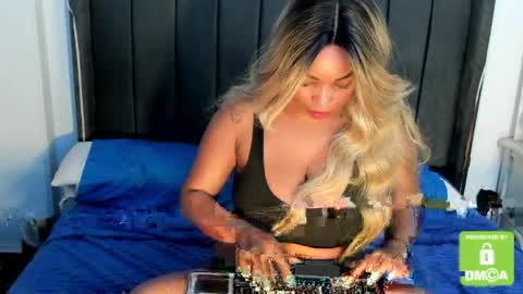 kylie white boobs online show from 04-07-26, 10:20