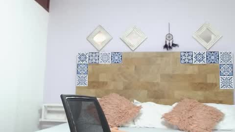 Kylie online show from 01-19-25, 04:25