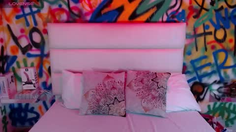 Kylie online show from 02-04-25, 10:54