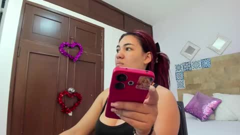 Snapshot of kyliiebaker chatting on 02-18-26, 10:22 Kylie online show from 02-18-26, 10:22