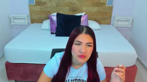 Snapshot of kyliiebaker chatting on 02-26-26, 10:58 Kylie online show from 02-26-26, 10:58