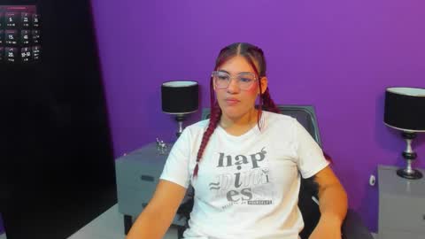 Snapshot of kyliiebaker chatting on 02-28-26, 10:49 Kylie online show from 02-28-26, 10:49