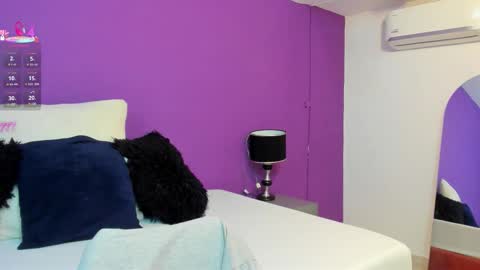 Snapshot of kyliiebaker chatting on 03-11-26, 11:49 Kylie online show from 03-11-26, 11:49