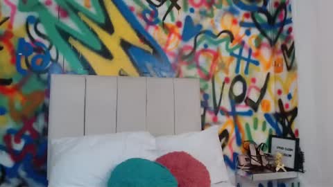 Snapshot of kyliiebaker chatting on 03-23-26, 01:59 Kylie online show from 03-23-26, 01:59