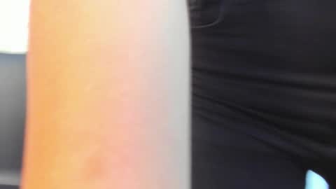 Snapshot of kyliiebaker chatting on 03-30-26, 10:16 Kylie online show from 03-30-26, 10:16