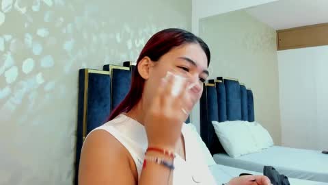 Snapshot of kyliiebaker chatting on 04-06-26, 11:00 Kylie online show from 04-06-26, 11:00