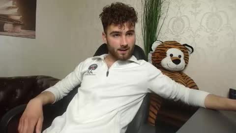 Snapshot of kyloeast chatting on 04-20-26, 04:48 KyloEast online show from 04-20-26, 04:48