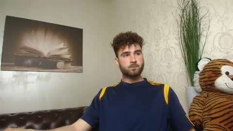 Snapshot of kyloeast chatting on 04-21-26, 07:14 KyloEast online show from 04-21-26, 07:14