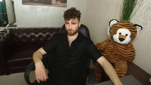 Snapshot of kyloeast chatting on 04-23-26, 04:57 KyloEast online show from 04-23-26, 04:57