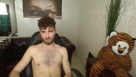 Snapshot of kyloeast chatting on 04-23-26, 12:29 KyloEast online show from 04-23-26, 12:29