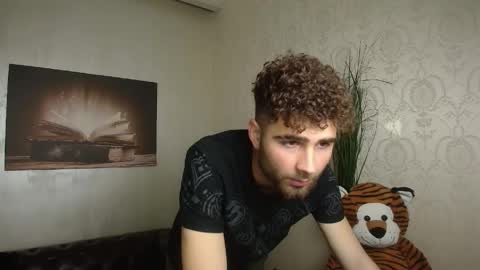 Snapshot of kyloeast chatting on 05-03-26, 04:40 KyloEast online show from 05-03-26, 04:40