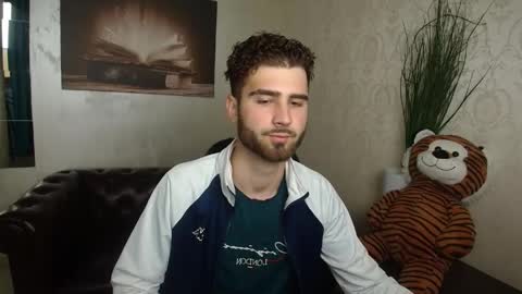 Snapshot of kyloeast chatting on 05-11-26, 07:03 KyloEast online show from 05-11-26, 07:03