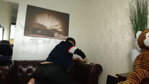 Snapshot of kyloeast chatting on 05-23-26, 04:50 KyloEast online show from 05-23-26, 04:50