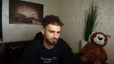 KyloEast online show from 06-07-26, 04:27