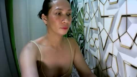 kyutshyne online show from 04-30-26, 06:14
