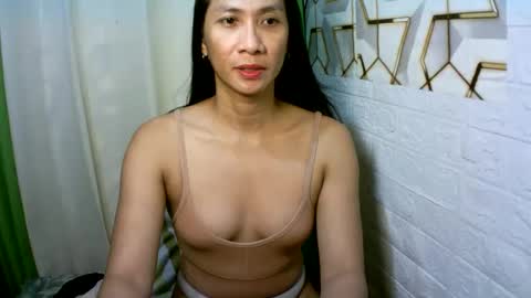 Snapshot of kyutshyne chatting on 06-07-26, 12:37 kyutshyne online show from 06-07-26, 12:37