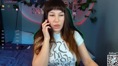 Snapshot of l1bert1n chatting on 01-23-25, 04:52 Victoria online show from 01-23-25, 04:52