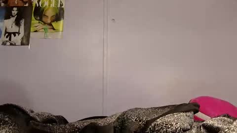 Snapshot of l1lybaby chatting on 04-20-26, 08:28 Lily online show from 04-20-26, 08:28