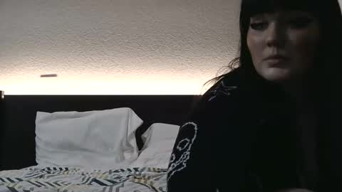 Snapshot of l1lybaby chatting on 05-18-26, 04:40 Lily online show from 05-18-26, 04:40