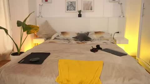 Snapshot of l1ttle_kiki chatting on 07-11-26, 07:55 Viktoria White online show from 07-11-26, 07:55
