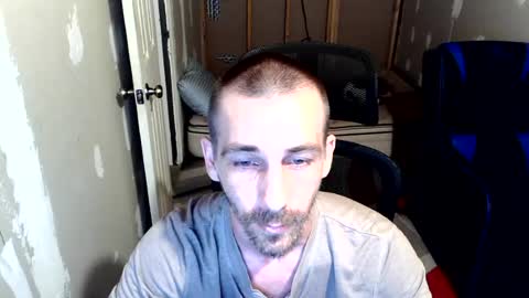 Snapshot of l1v1nth3dr3am chatting on 07-31-26, 04:23 l1v1nth3dr3am online show from 07-31-26, 04:23