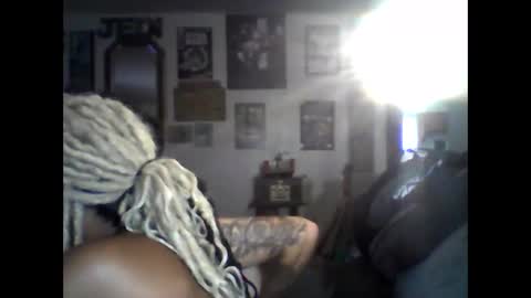 Snapshot of l3nababi92 chatting on 10-25-25, 04:57 l3nababi92 online show from 10-25-25, 04:57