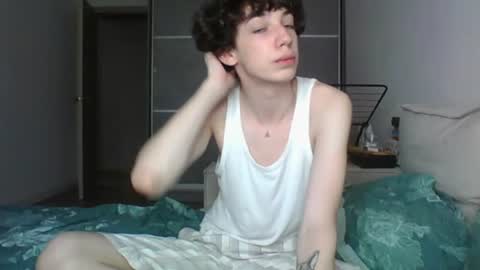 Snapshot of l8199 chatting on 06-12-26, 10:58 liam online show from 06-12-26, 10:58