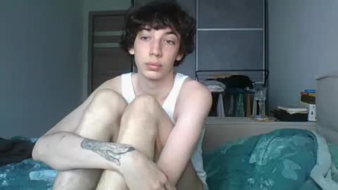Snapshot of l8199 chatting on 06-24-26, 10:47 liam online show from 06-24-26, 10:47