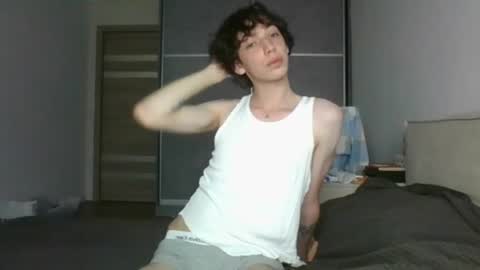 Snapshot of l8199 chatting on 07-20-26, 01:02 liam online show from 07-20-26, 01:02