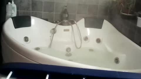 pelle and lady online show from 03-01-25, 07:37