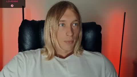 Snapshot of l_adonis_l chatting on 06-11-26, 09:29 Adonis online show from 06-11-26, 09:29