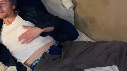 Snapshot of l_is_here chatting on 01-01-25, 12:11 L online show from 01-01-25, 12:11