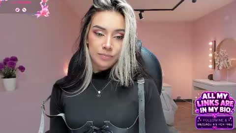 Snapshot of la_monitora chatting on 06-22-26, 11:29 T A T I A N A online show from 06-22-26, 11:29