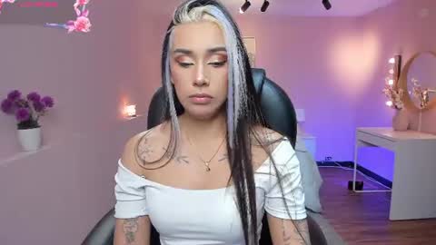 Snapshot of la_monitora chatting on 07-15-26, 11:26 T A T I A N A online show from 07-15-26, 11:26