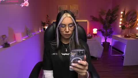 Snapshot of la_monitora chatting on 07-17-26, 12:23 T A T I A N A online show from 07-17-26, 12:23