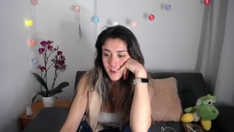 Snapshot of la_rola_ chatting on 06-11-26, 03:15 Catalina online show from 06-11-26, 03:15