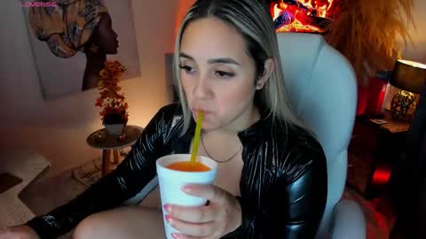 Snapshot of la_venezolana chatting on 03-01-26, 03:30 Vero online show from 03-01-26, 03:30