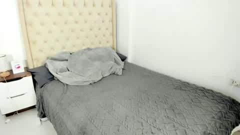 Snapshot of la_vida_lena_ chatting on 12-25-24, 08:50 la_vida_lena_ online show from 12-25-24, 08:50