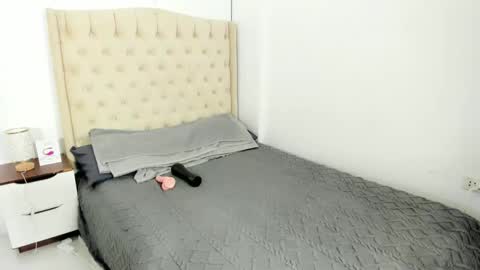 Snapshot of la_vida_lena_ chatting on 01-02-25, 08:28 la_vida_lena_ online show from 01-02-25, 08:28