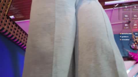 Snapshot of laady_brownn chatting on 02-21-26, 11:33 Cris online show from 02-21-26, 11:33