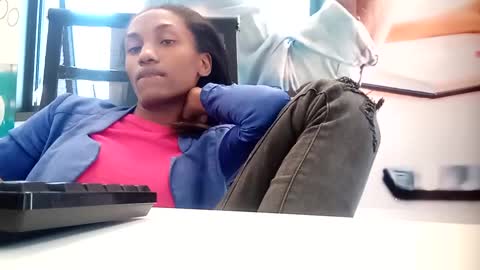 Snapshot of labimbo chatting on 12-14-24, 08:13 labimbo online show from 12-14-24, 08:13